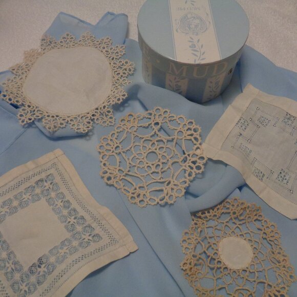 EARLY FRENCH BOUDOIR DELICATE LINENS OR DOILYS PLUS A TINY REPRO HAT BOX… - Picture 2 of 8